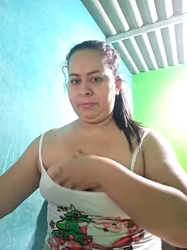 Snapshot of Diana_006 chatting on February 9, 2026, 2:21 pm Diana 006 online show from February 9, 2026, 2:21 pm