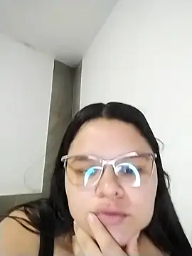 SamanthaStonee online show from February 12, 2026, 10:49 pm