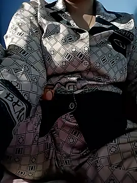 Snapshot of Tulip_ii chatting on February 19, 2026, 2:29 am Tulip ii online show from February 19, 2026, 2:29 am