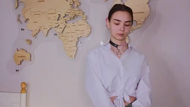 Snapshot of EddieChery chatting on February 4, 2026, 12:22 pm EddieChery online show from February 4, 2026, 12:22 pm