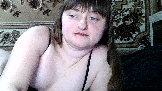 Snapshot of LuckyLust15 chatting on February 3, 2026, 5:51 pm LuckyLust15 online show from February 3, 2026, 5:51 pm