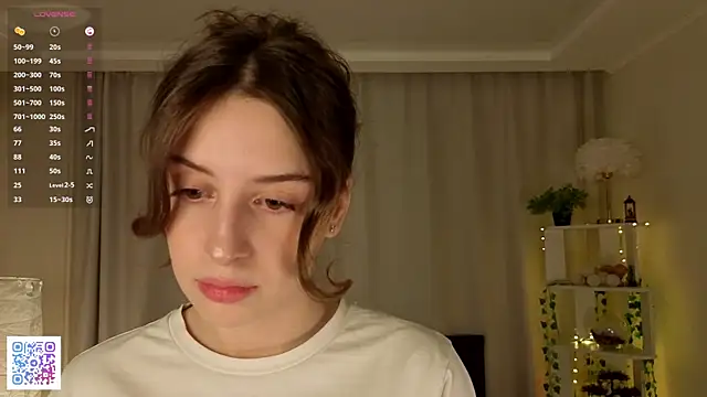 Snapshot of LeanneDinkle chatting on February 13, 2026, 4:52 am LeanneDinkle online show from February 13, 2026, 4:52 am