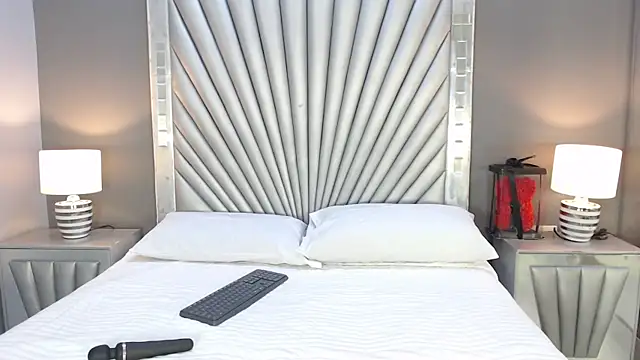 Snapshot of KiaraEverly chatting on February 11, 2026, 11:59 am KiaraEverly online show from February 11, 2026, 11:59 am