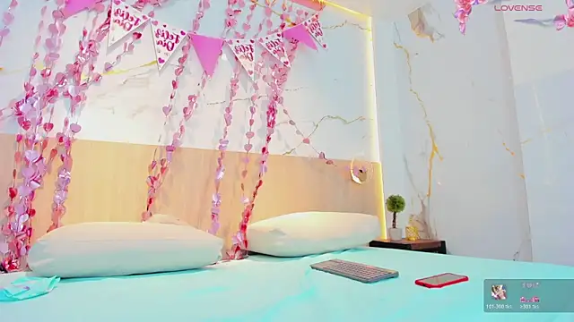 rebecca ponce  online show from February 16, 2026, 7:10 pm