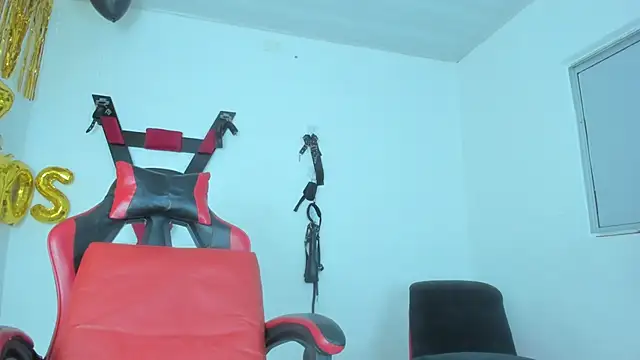 Snapshot of Steven_and_Camilo18 chatting on February 5, 2026, 11:37 am Steven and Camilo18 online show from February 5, 2026, 11:37 am