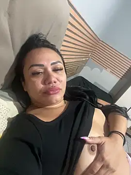 Snapshot of Deyseprado35 chatting on February 12, 2026, 6:52 am Deyseprado35 online show from February 12, 2026, 6:52 am