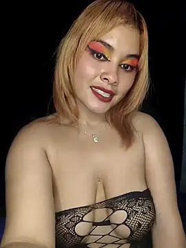 zoe love18 online show from February 17, 2026, 3:03 am