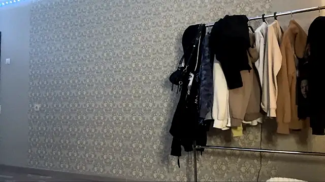 LumPetal online show from February 17, 2026, 4:53 am