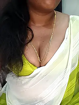 Snapshot of Chinnima143 chatting on February 8, 2026, 4:43 pm Chinnima143 online show from February 8, 2026, 4:43 pm