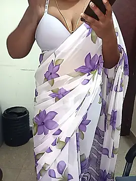 Snapshot of Chinnima143 chatting on February 21, 2026, 4:19 pm Chinnima143 online show from February 21, 2026, 4:19 pm