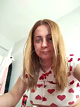 Snapshot of Talyats06 chatting on February 17, 2026, 12:56 pm Talyats06 online show from February 17, 2026, 12:56 pm