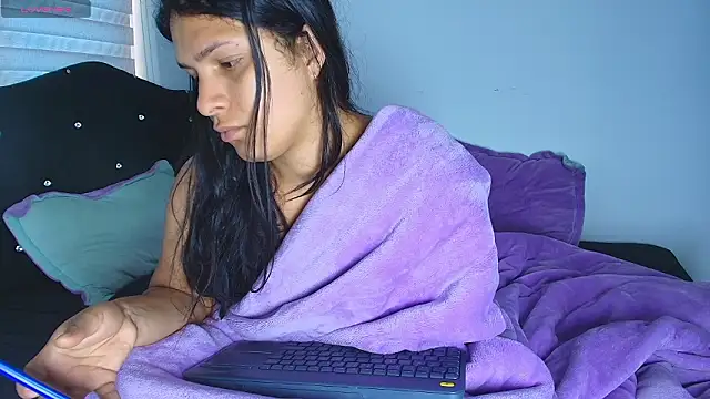 Snapshot of alys_love chatting on February 25, 2026, 2:16 pm alys love online show from February 25, 2026, 2:16 pm