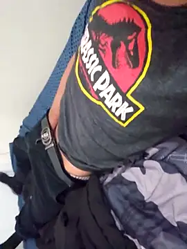 Snapshot of Yoloso33 chatting on February 1, 2026, 6:23 am Yoloso33 online show from February 1, 2026, 6:23 am