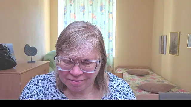 Snapshot of Emma_Eclipsee chatting on February 17, 2026, 8:00 am Emma Eclipsee online show from February 17, 2026, 8:00 am