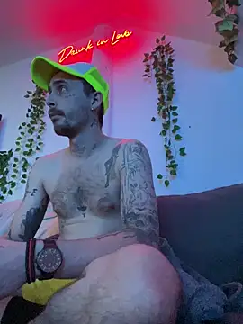 Snapshot of Piratee666 chatting on February 4, 2026, 12:27 am Piratee666 online show from February 4, 2026, 12:27 am