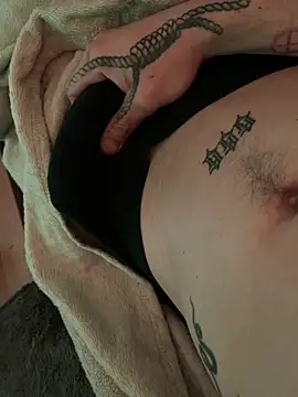 Snapshot of Piratee666 chatting on February 5, 2026, 2:38 am Piratee666 online show from February 5, 2026, 2:38 am