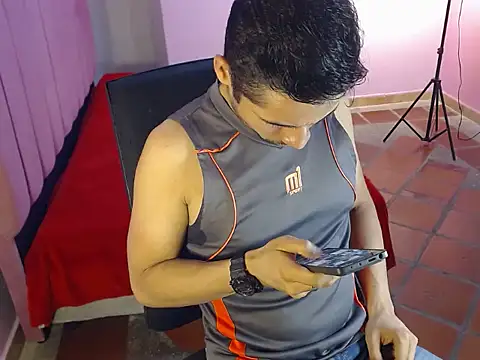 Snapshot of FerminGomez chatting on February 4, 2026, 6:58 pm FerminGomez online show from February 4, 2026, 6:58 pm