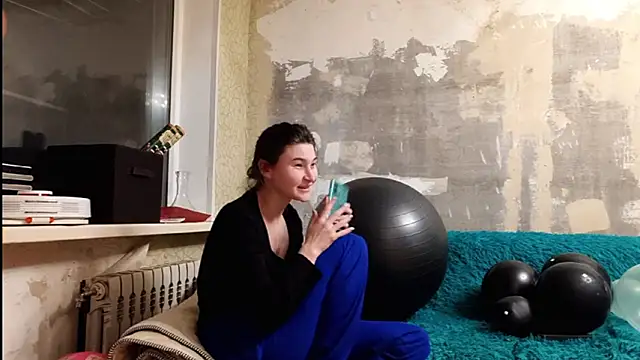 Snapshot of JessieLegend chatting on February 10, 2026, 10:14 pm JessieLegend online show from February 10, 2026, 10:14 pm