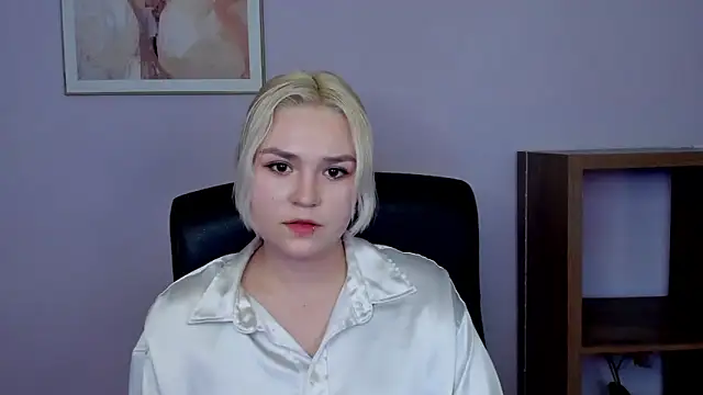 Snapshot of SweetLilyxo chatting on February 12, 2026, 2:56 pm SweetLilyxo online show from February 12, 2026, 2:56 pm