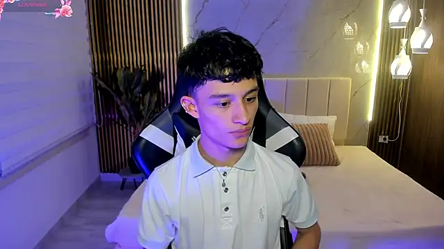 Snapshot of Patrick_Howland_ chatting on February 15, 2026, 3:25 am Patrick Howland online show from February 15, 2026, 3:25 am