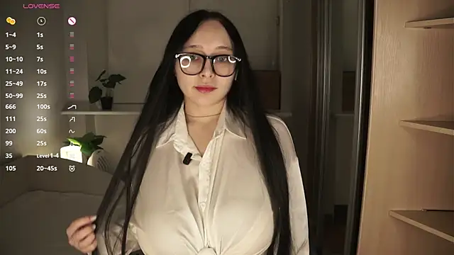 Snapshot of HannaHayles chatting on March 1, 2026, 7:05 pm HannaHayles online show from March 1, 2026, 7:05 pm