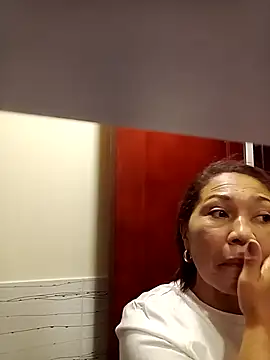 Snapshot of dannamomcerratt chatting on February 22, 2026, 7:56 pm dannamomcerratt online show from February 22, 2026, 7:56 pm