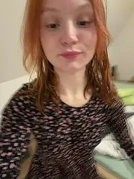 Snapshot of mad_girlygirl chatting on February 8, 2026, 8:12 pm mad girlygirl online show from February 8, 2026, 8:12 pm