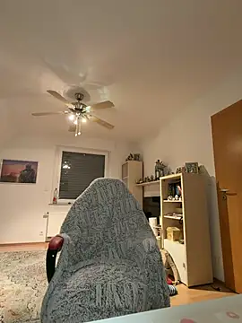 Snapshot of mad_girlygirl chatting on February 15, 2026, 8:27 pm mad girlygirl online show from February 15, 2026, 8:27 pm