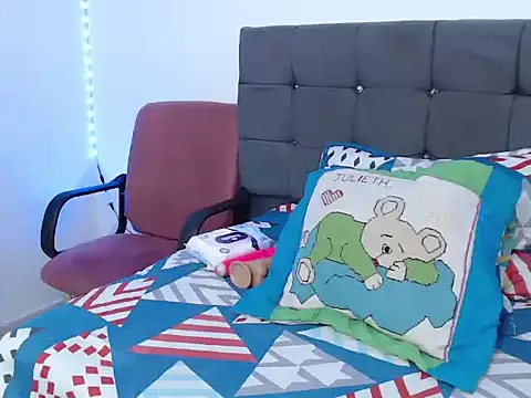 Snapshot of latin_riahnna_jp chatting on February 11, 2026, 11:26 am latin riahnna jp online show from February 11, 2026, 11:26 am