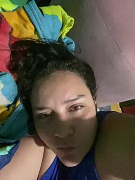 Snapshot of violetsamboni chatting on February 19, 2026, 3:46 am violetsamboni online show from February 19, 2026, 3:46 am