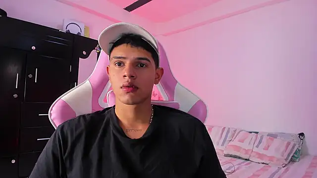 Snapshot of Adrian_Prime_ chatting on February 18, 2026, 7:21 pm Adrian Prime online show from February 18, 2026, 7:21 pm