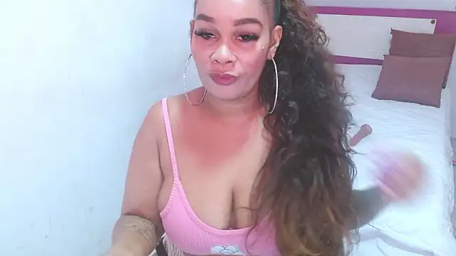 Snapshot of HELETRAS chatting on February 17, 2026, 2:24 pm HELETRAS online show from February 17, 2026, 2:24 pm