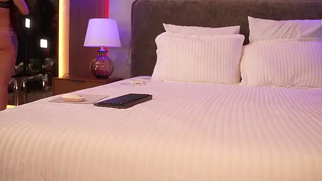 Loona Dancer online show from February 24, 2026, 1:42 pm