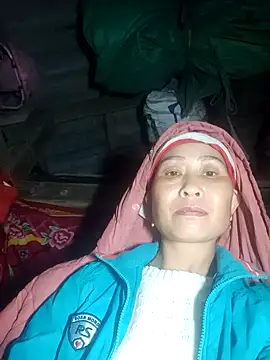 Snapshot of witch-xx chatting on February 16, 2026, 7:43 pm witch-xx online show from February 16, 2026, 7:43 pm