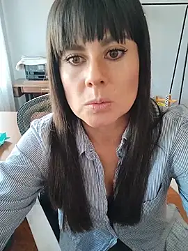 Snapshot of Lyonette_reading1 chatting on February 20, 2026, 2:06 pm Lyonette reading1 online show from February 20, 2026, 2:06 pm