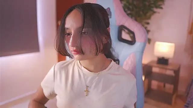  emily jonexs online show from February 5, 2026, 3:27 pm