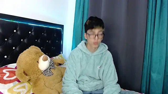 gabriel x18 online show from February 16, 2026, 4:52 am