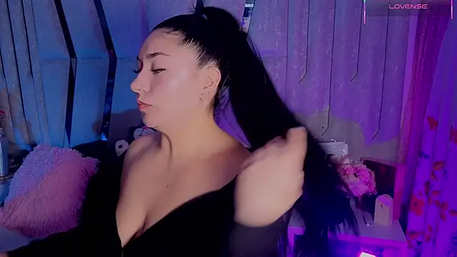 Grecia Valmont online show from February 16, 2026, 7:43 pm