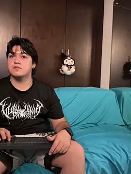 Snapshot of EmilyAndAndrew chatting on March 2, 2026, 3:52 am EmilyAndAndrew online show from March 2, 2026, 3:52 am