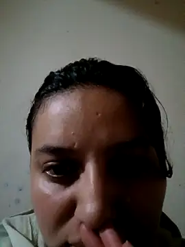 Snapshot of MajoArias chatting on March 1, 2026, 8:05 am MajoArias online show from March 1, 2026, 8:05 am