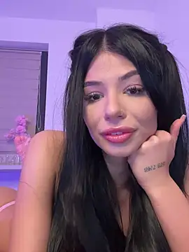 VivienDiamond online show from February 13, 2026, 11:01 pm