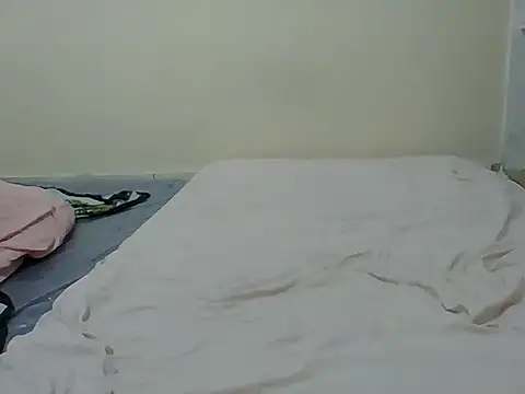 Snapshot of Latin_toes chatting on February 9, 2026, 6:34 pm Latin toes online show from February 9, 2026, 6:34 pm