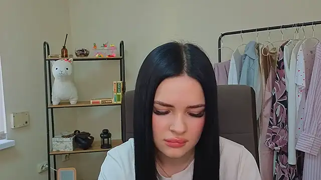 JenniferHowardd online show from February 10, 2026, 11:14 am