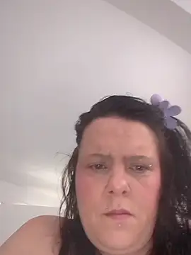 Snapshot of louisa36 chatting on February 11, 2026, 9:47 am louisa36 online show from February 11, 2026, 9:47 am