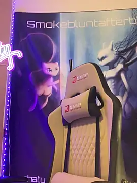 Smokebluntafterblunt online show from February 15, 2026, 12:25 pm