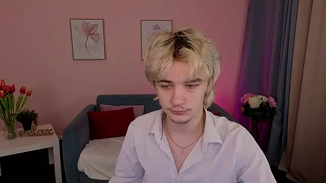 Snapshot of JameMiller chatting on February 19, 2026, 7:04 am JameMiller online show from February 19, 2026, 7:04 am