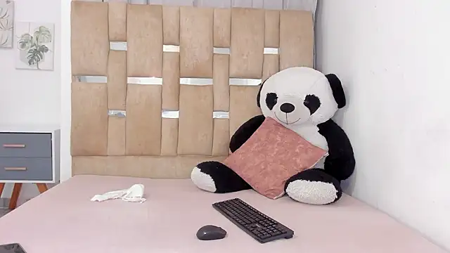 Snapshot of ValentiinaMoon chatting on February 11, 2026, 7:52 pm ValentiinaMoon online show from February 11, 2026, 7:52 pm