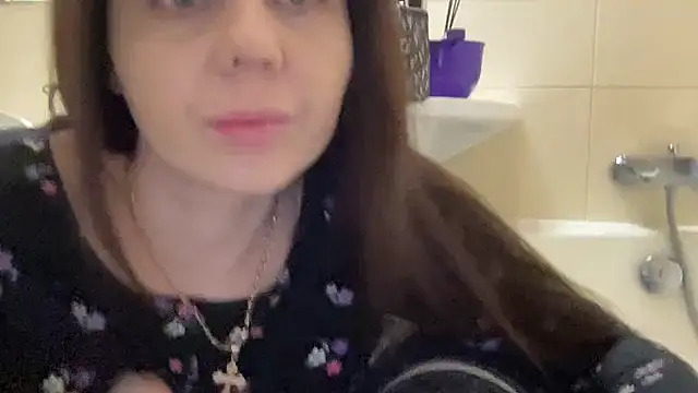 Snapshot of Darsy_Rox chatting on February 15, 2026, 11:19 am Darsy Rox online show from February 15, 2026, 11:19 am