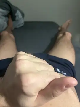 Snapshot of emirro21 chatting on March 3, 2026, 8:04 pm emirro21 online show from March 3, 2026, 8:04 pm