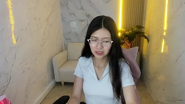 Snapshot of dani_tf chatting on February 13, 2026, 1:29 pm dani tf online show from February 13, 2026, 1:29 pm